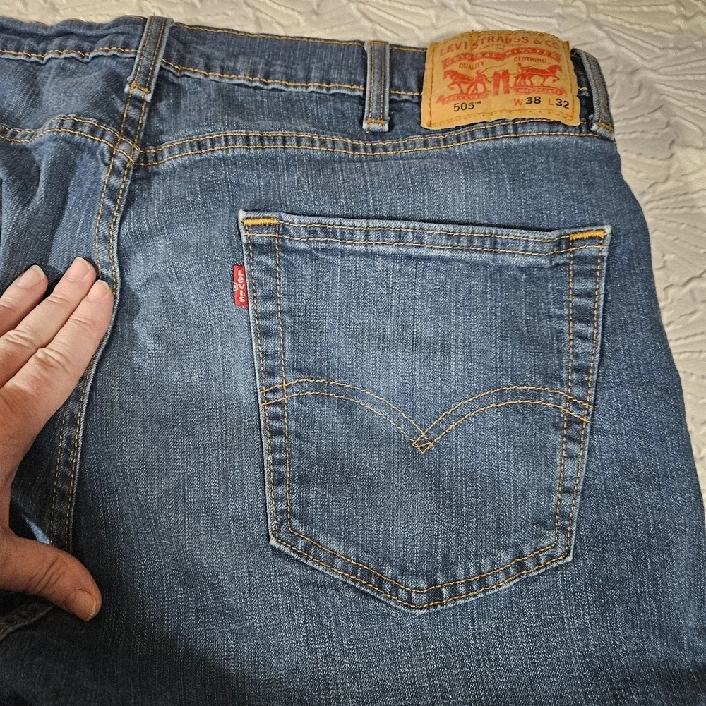 Levi's 505 Straight Leg Men's Jeans in Medium Blue Denim Size 38X32